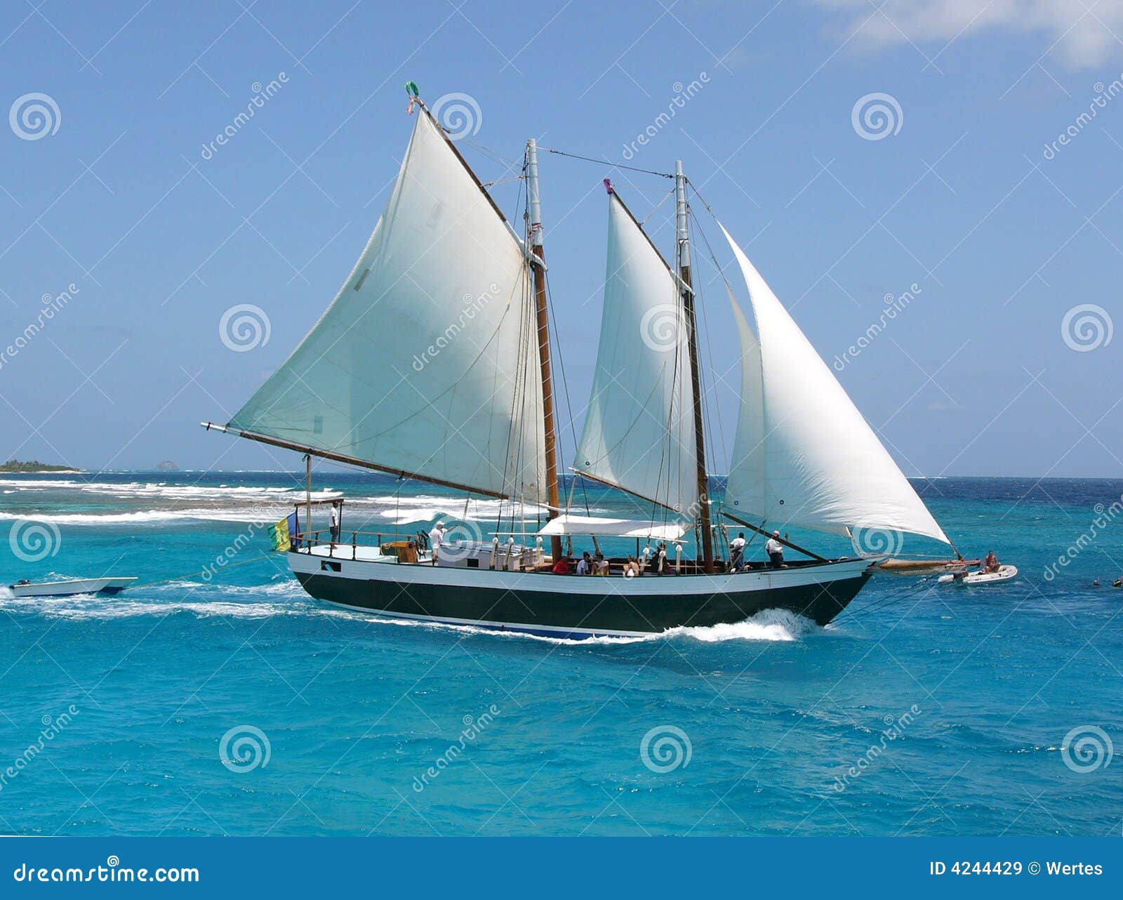 SELFIE DE BARCOS Barco-de-vela-en-el-mar-4244429