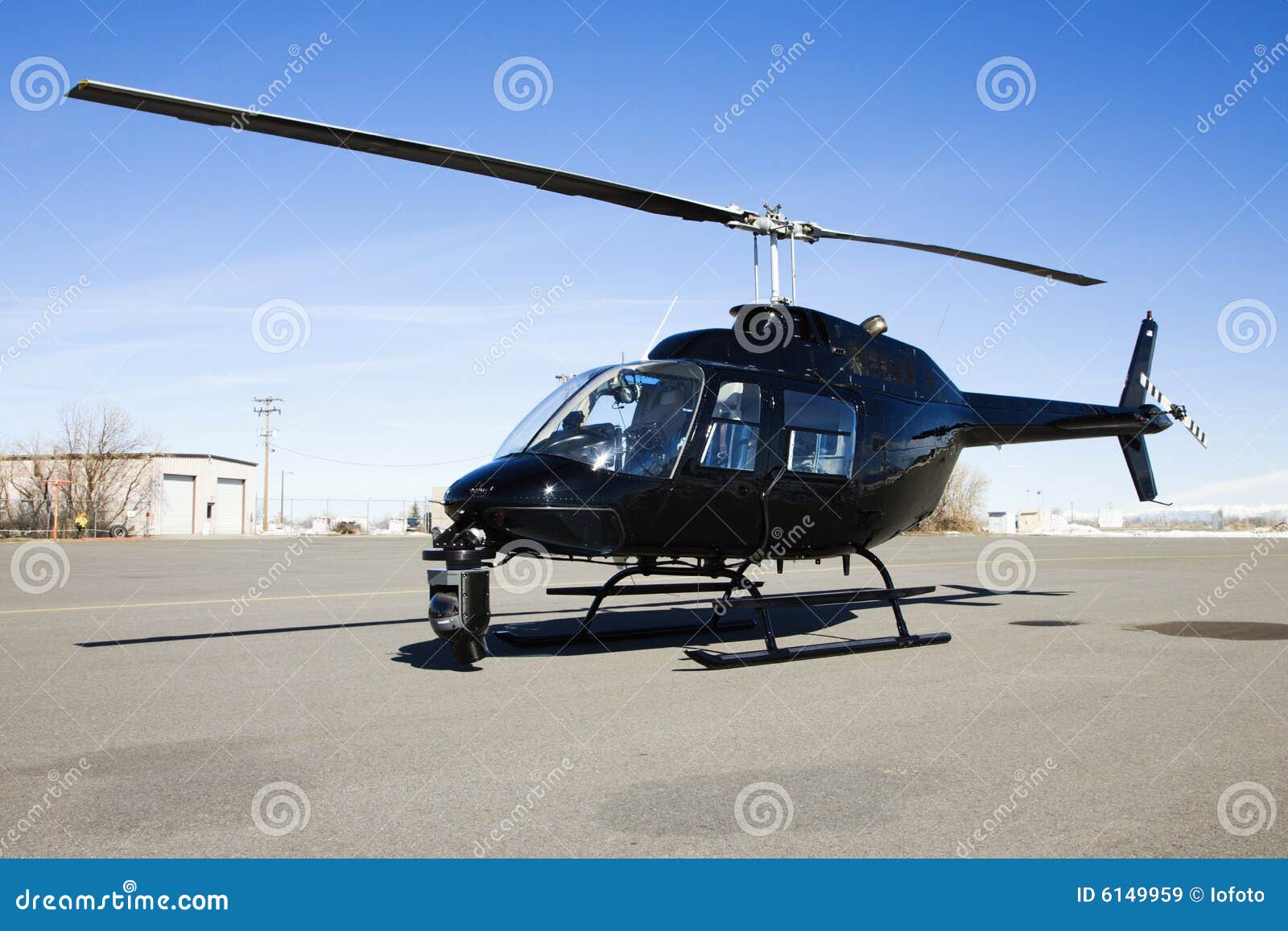 Un San Valentín inolvidable (Lexie +18) - Página 3 Helicopter-parked-airport-lot-6149959