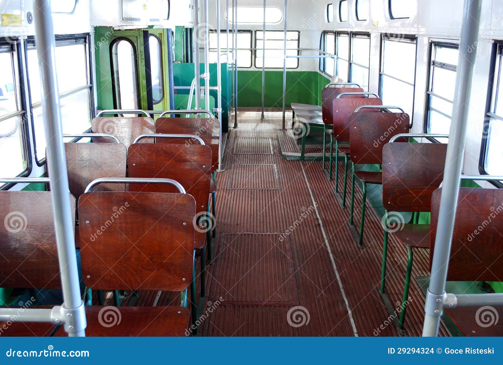 Izraksti no P. Pelmeņa dienasgrāmatas! Inside-old-bus-29294324