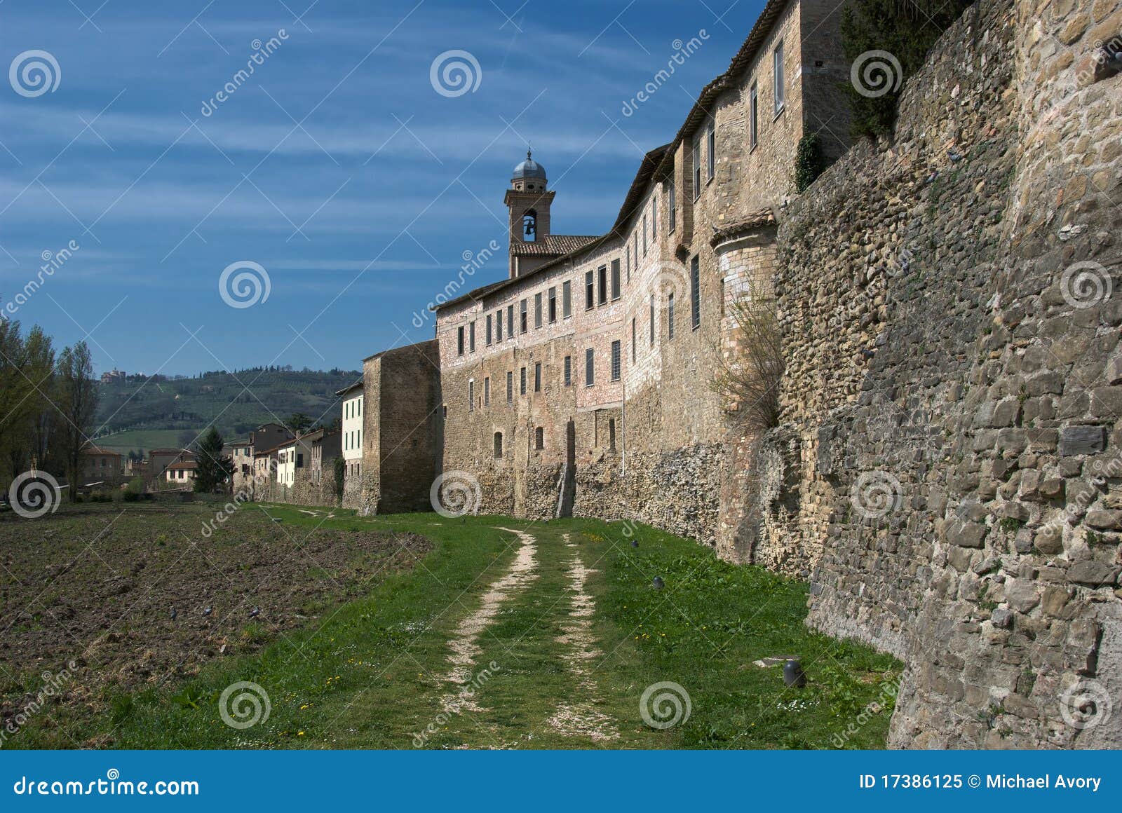 Cidade de Odessos Italian-medieval-town-walls-17386125