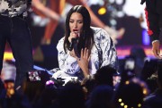 Деми Ловато (Demi Lovato) performing Sorry Not Sorry at the iHeartRadio Music Festival in Las Vegas, 23.09.2017 (46xHQ) F468dc617729803