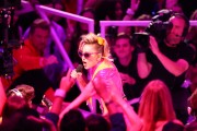 Майли Сайрус (Miley Cyrus) MTV Video Music Awards, California, 27.08.2017 (121xHQ) 2a6409590528903