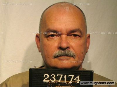 BUON COMPLEANNO Lilly - Pagina 5 Charles-Edward-King_mugshot.400x800