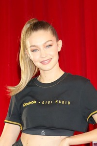 Gigi Hadid - Sayfa 3 2a470f1033403124