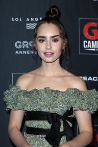 Lily Collins C43c291007553284