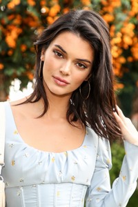 Kendall Jenner  - Sayfa 2 7df308995320094