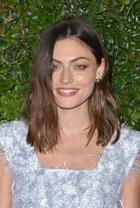 Phoebe Tonkin 5da9a7894625924