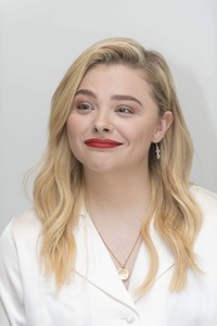 Chloe Grace Moretz B0f04f928422814