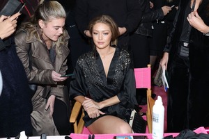 Gigi Hadid - Sayfa 3 A873971026181054