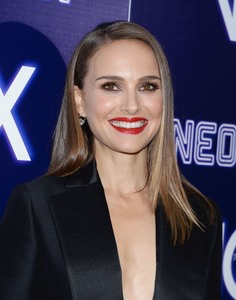 Natalie Portman 02f6b11054218174