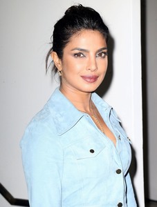 Priyanka Chopra F1cd641004723454