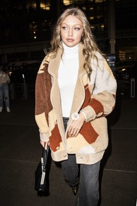 Gigi Hadid - Sayfa 3 Bdc6271025177844