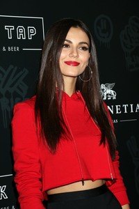 Victoria Justice 6acf78902682854