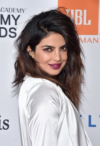 Priyanka Chopra E9b57b902643634