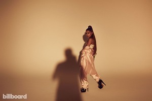 Ariana Grande 13014f1053425904