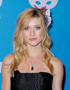 Katherine McNamara Ede8b81011568264