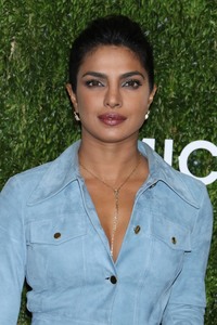 Priyanka Chopra 601f971004723354