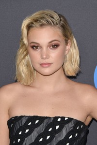 Olivia Holt E3beef902608374