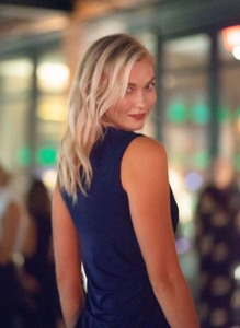 Karlie Kloss 91fe1c966937454