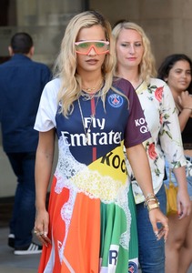 Rita Ora     Ea3769939000494