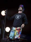Red Hot Chili Peppers - Perfoms on stage at T in The Park Festival in Strathallan Castle, Scotland, 10.07.2016 (34xHQ) 44793f640848133