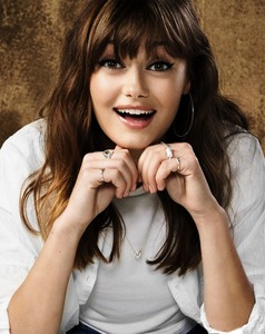 Ella Purnell 46e51c888032194