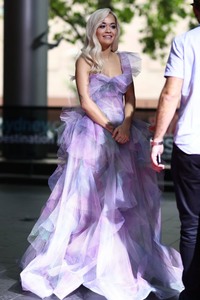 Rita Ora     - Sayfa 3 718d201047340864