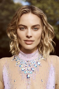 Margot Robbie C30035930833434