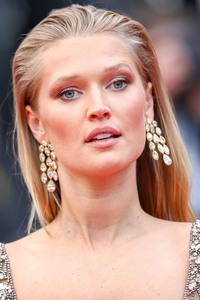 Toni Garrn 752e81897734184