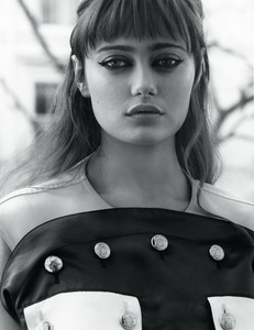 Ella Purnell Eab222897042804