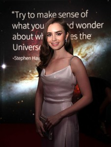 Lily Collins 616d4d1023112574