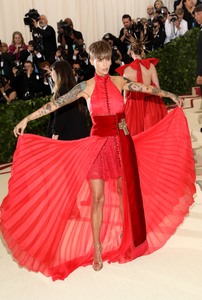 Ruby Rose    Fa09d3900195624