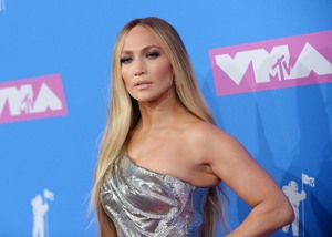 Jennifer Lopez D40f0e952176074