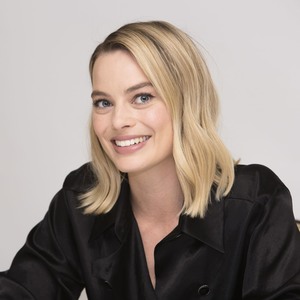 Margot Robbie 01562b902562784