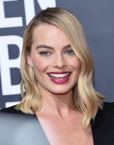 Margot Robbie 802dfa902566864