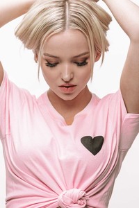 Dove Cameron 6cbb4f986931274