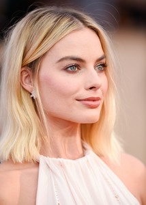 Margot Robbie 179b10902570234