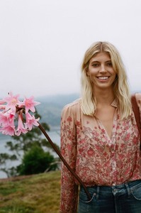 Devon Windsor Fae6831029332094