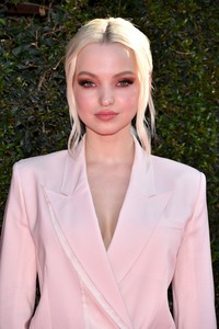 Dove Cameron 294ed5943920104