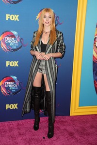 Katherine McNamara 0f2117947266764