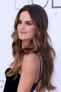 Izabel Goulart  2a7391896312314