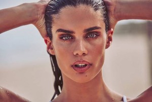 Sara Sampaio Cd3c2f930837104