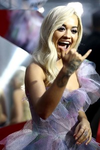 Rita Ora     - Sayfa 3 69edf01047340904