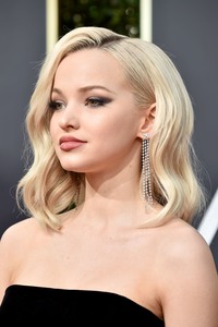 Dove Cameron 4c0106902037634