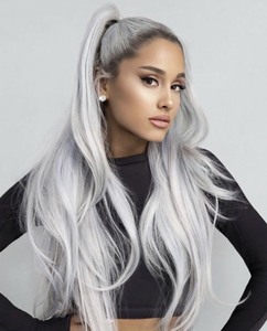 Ariana Grande 23ce56922102674