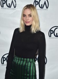 Margot Robbie B2251b902567784