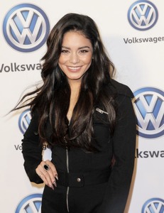 Vanessa Hudgens C870aa1050250214