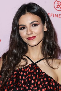 Victoria Justice 9977e9902682024