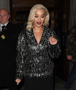 Rita Ora     - Sayfa 2 1e00c21015696454