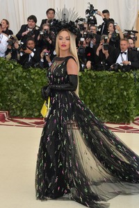 Rita Ora     B68e58900481544